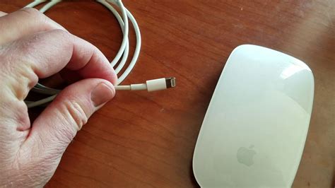 Charging a magic mouse without using cables